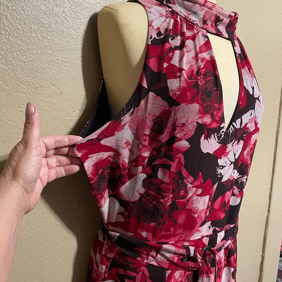 White House Black Market Red and Black Floral pants&Jumpsuits looks New perfect - Picture 11 of 16